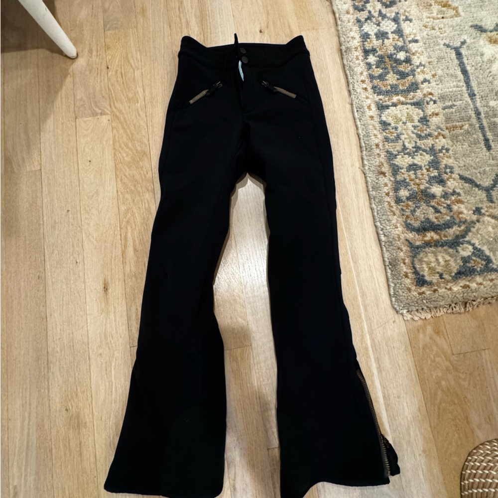 Frauenschuh ski pants 
BNWT
COMFY AND CUTE!
Style:Christie
Size 34 (us 0)